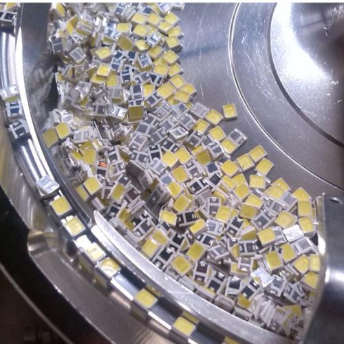 3528led燈珠_節(jié)能4014LED燈珠當選鴻屹光科技